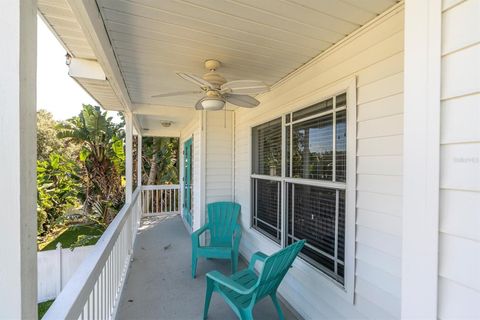 A home in PALM HARBOR