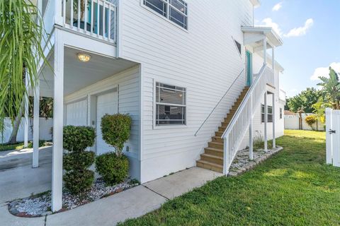 A home in PALM HARBOR