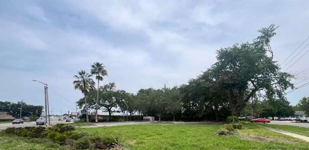 Photo of 101 W Main Street, Apopka, FL 32703 (MLS # O6317586)