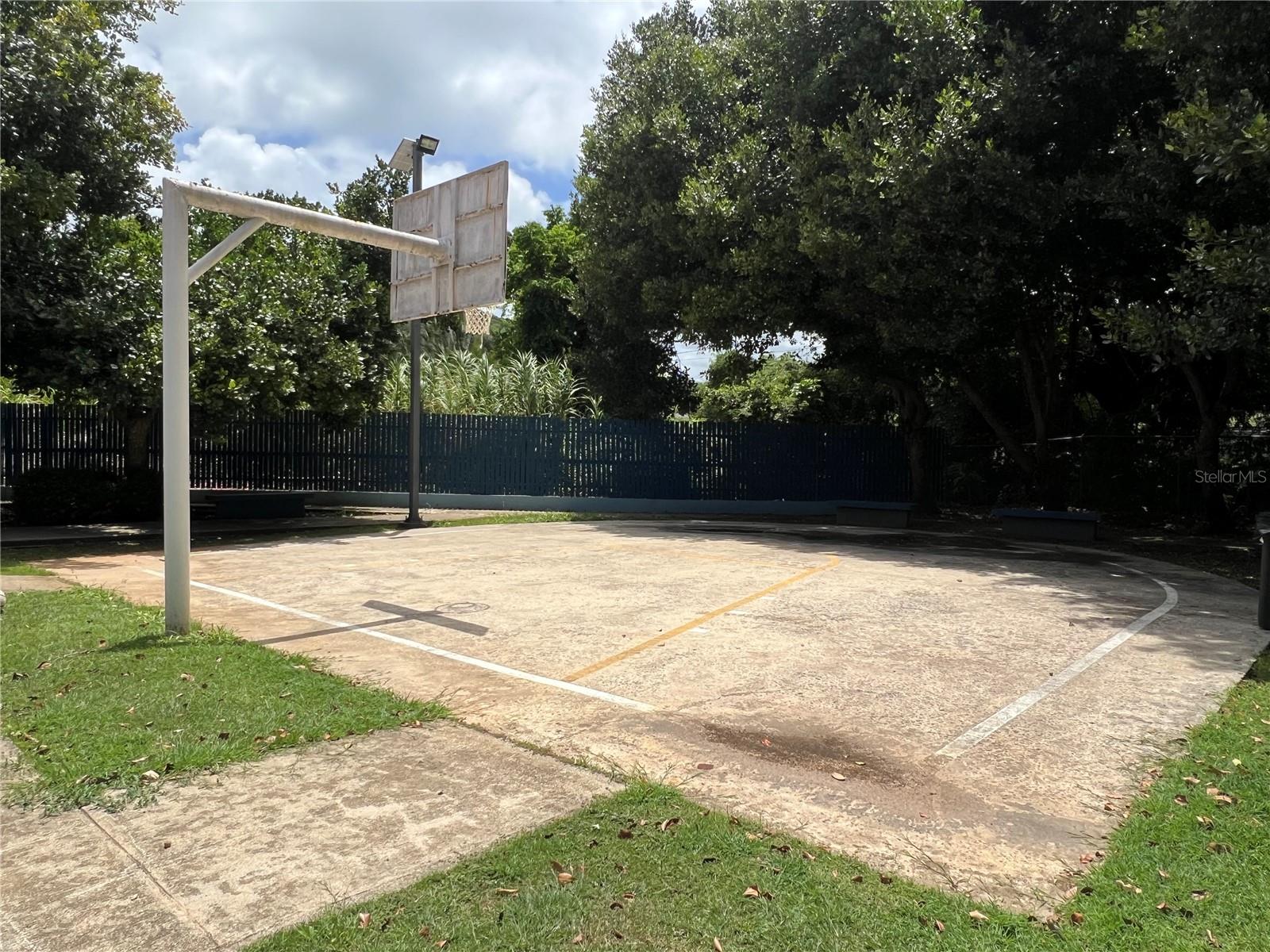 CONDOMINIO MONTESOL - Residential