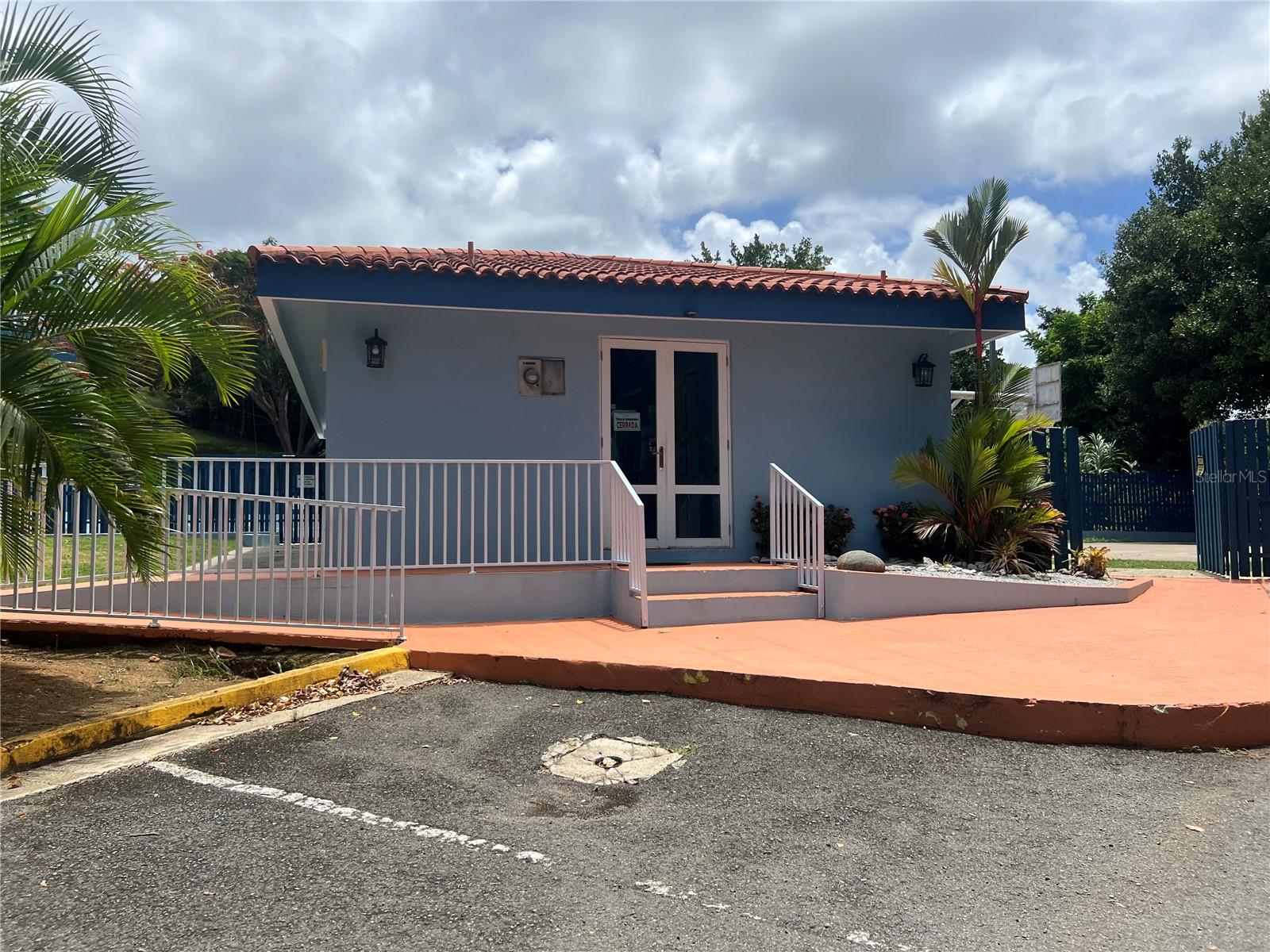 CONDOMINIO MONTESOL - Residential