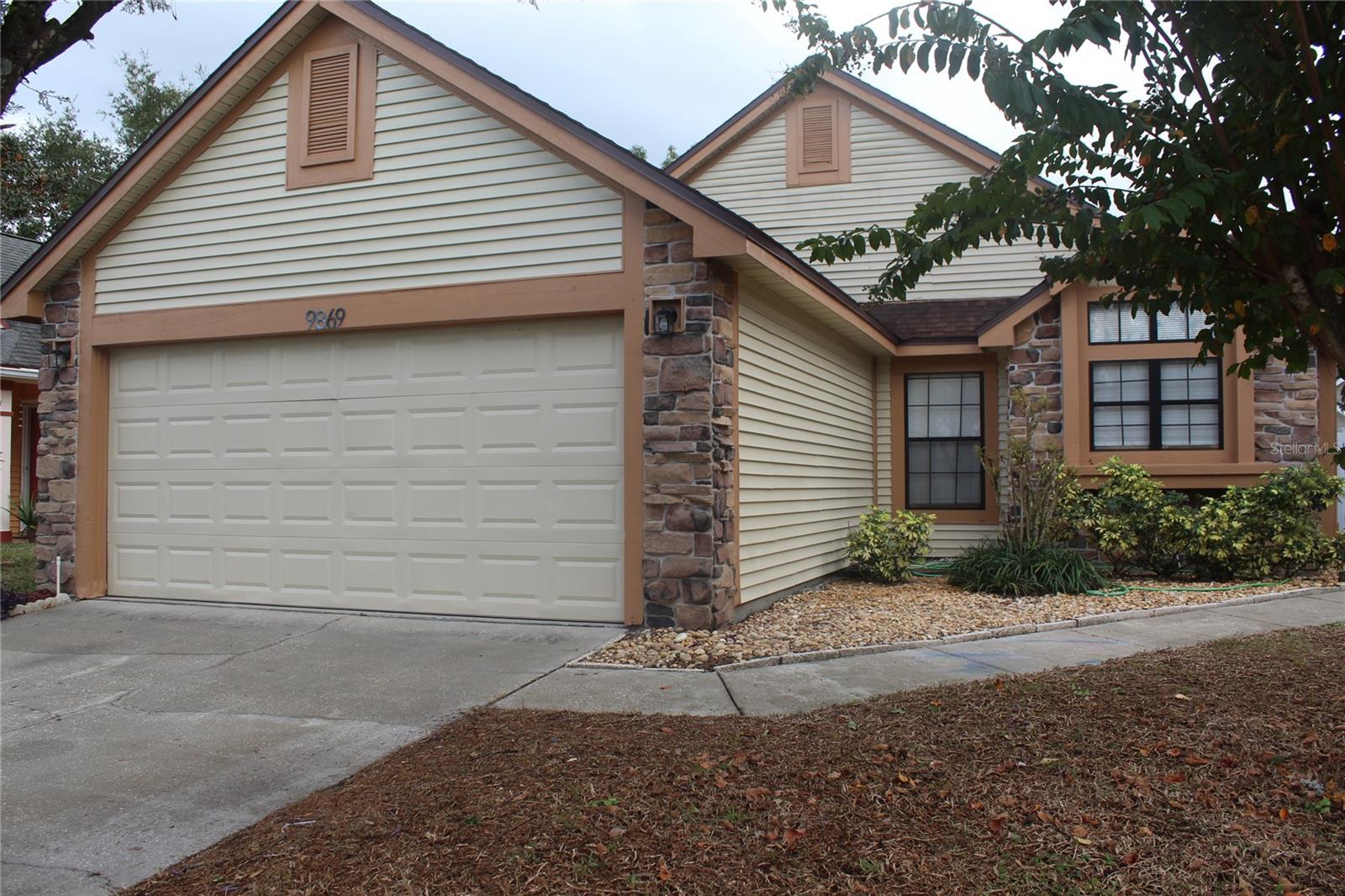 ALOMA BEND TR 3 - Residential Lease