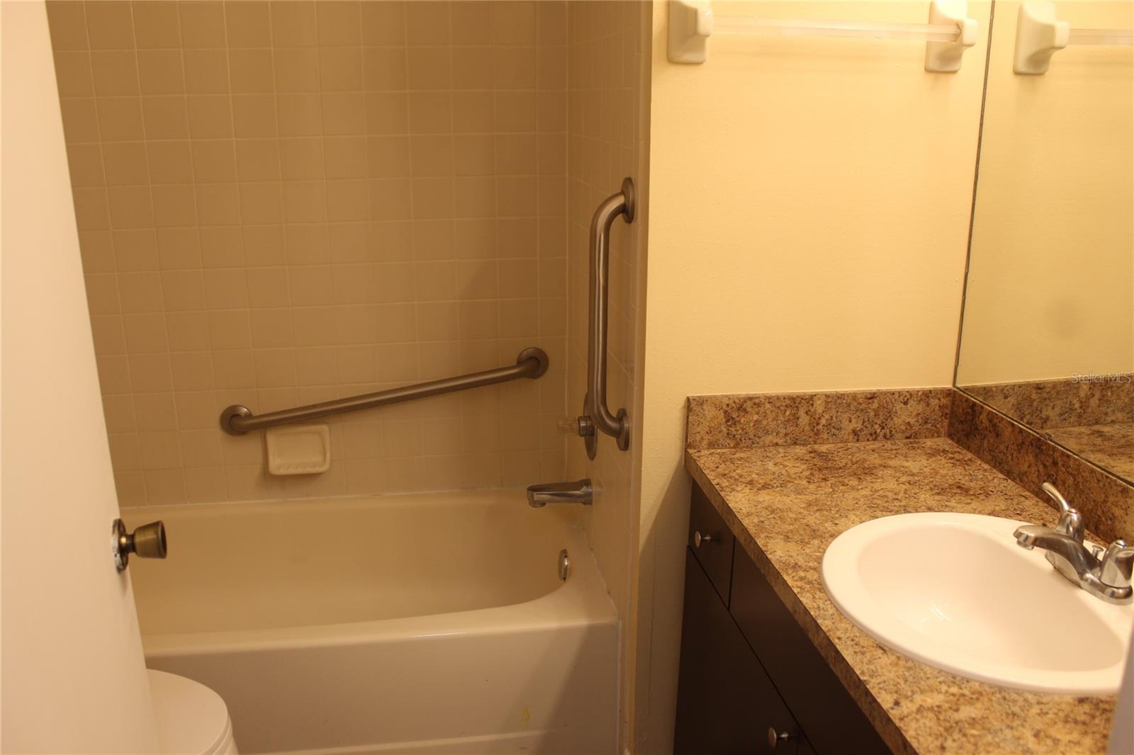 ALOMA BEND TR 3 - Residential Lease