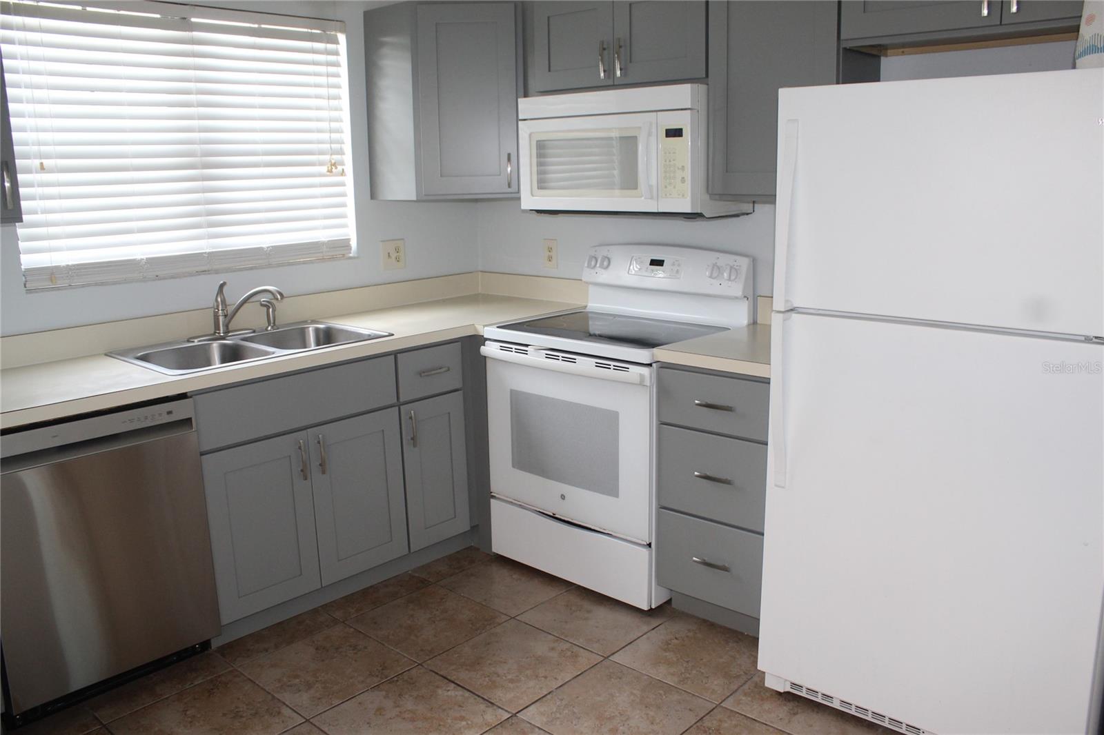 ALOMA BEND TR 3 - Residential Lease