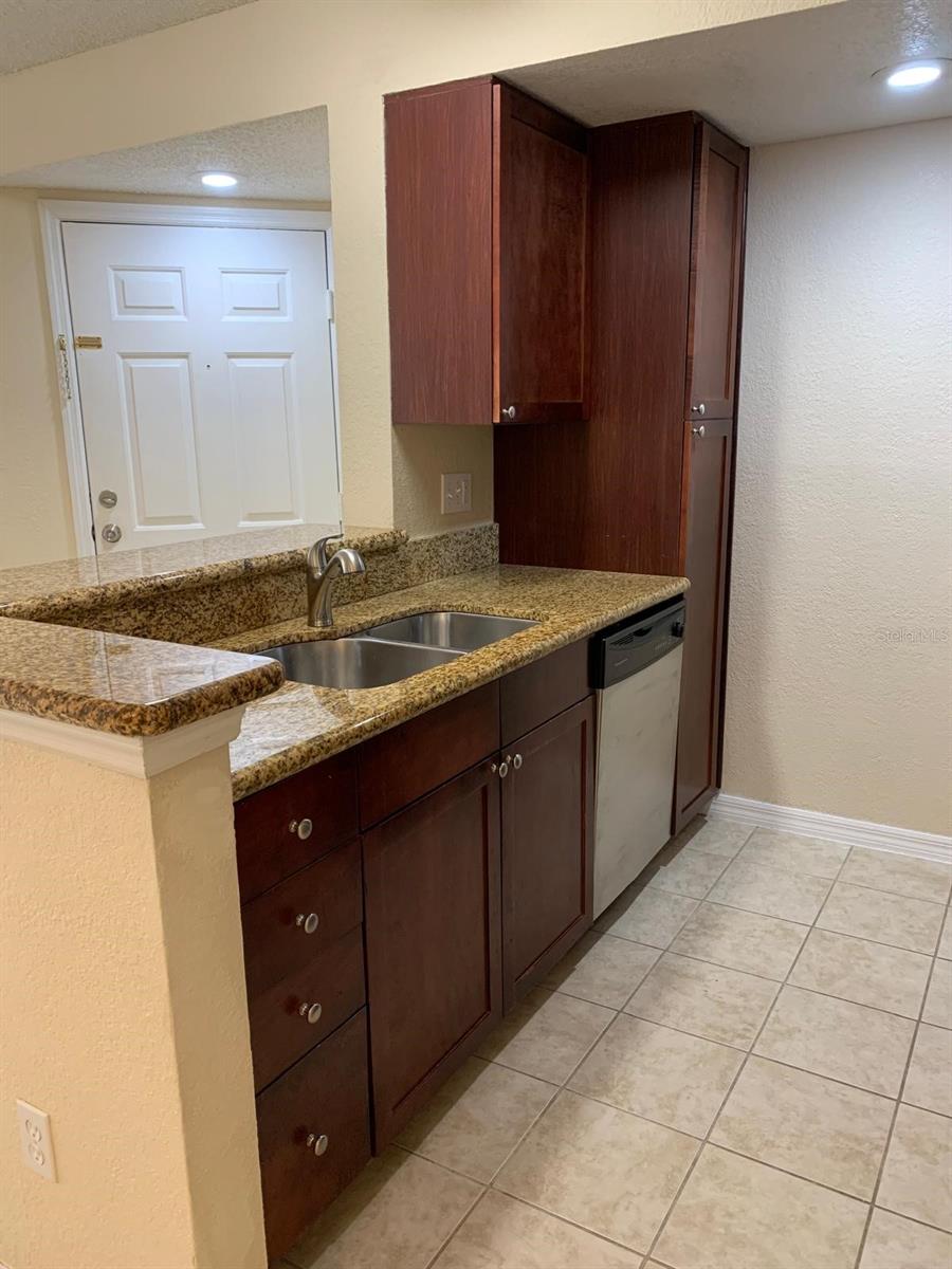 Photo of 5112 Conroy Road #14, Orlando, FL 32811 (MLS # O6442241)