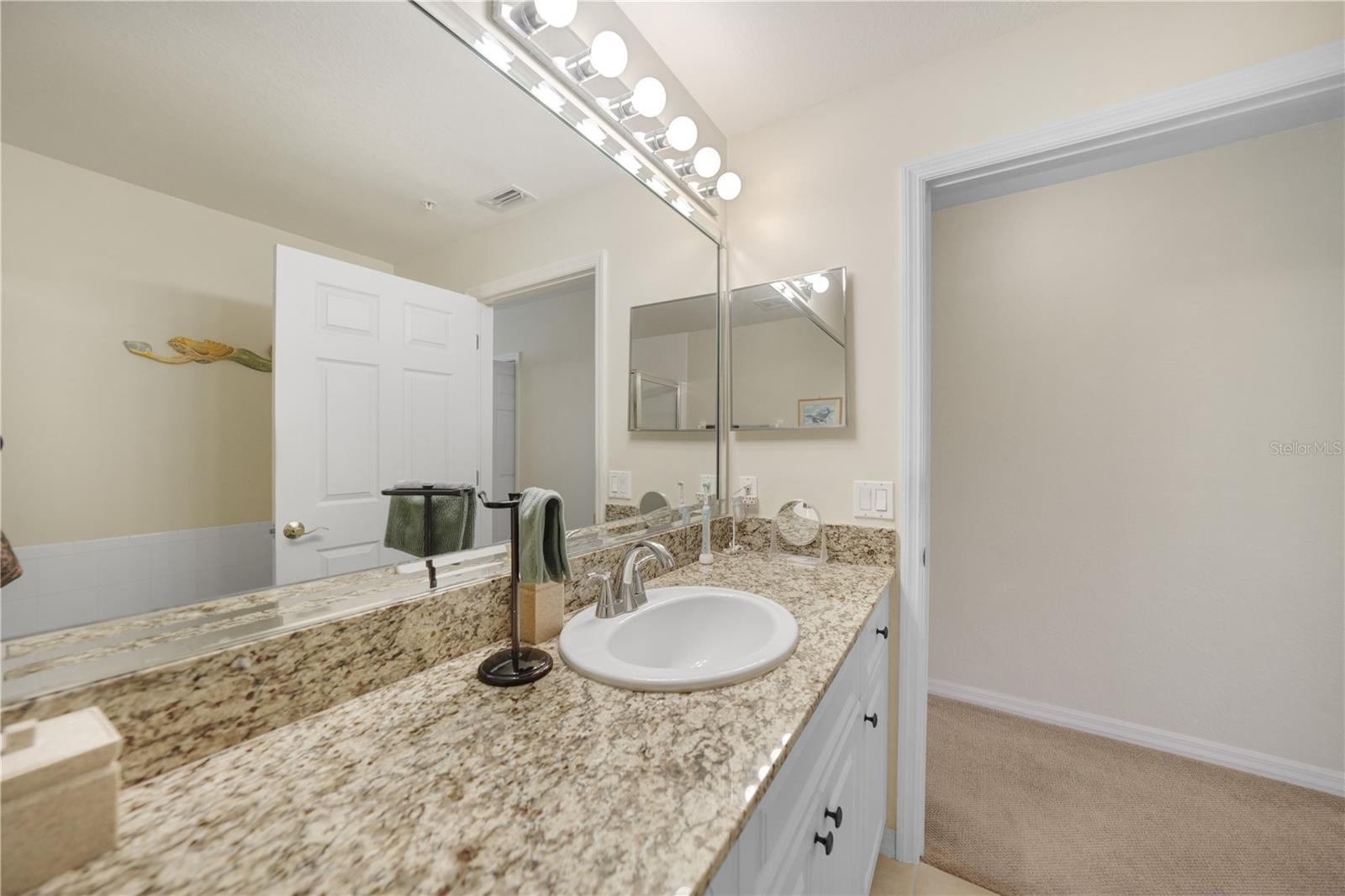 FOUNTAIN COURT BLDG 03 - Residential