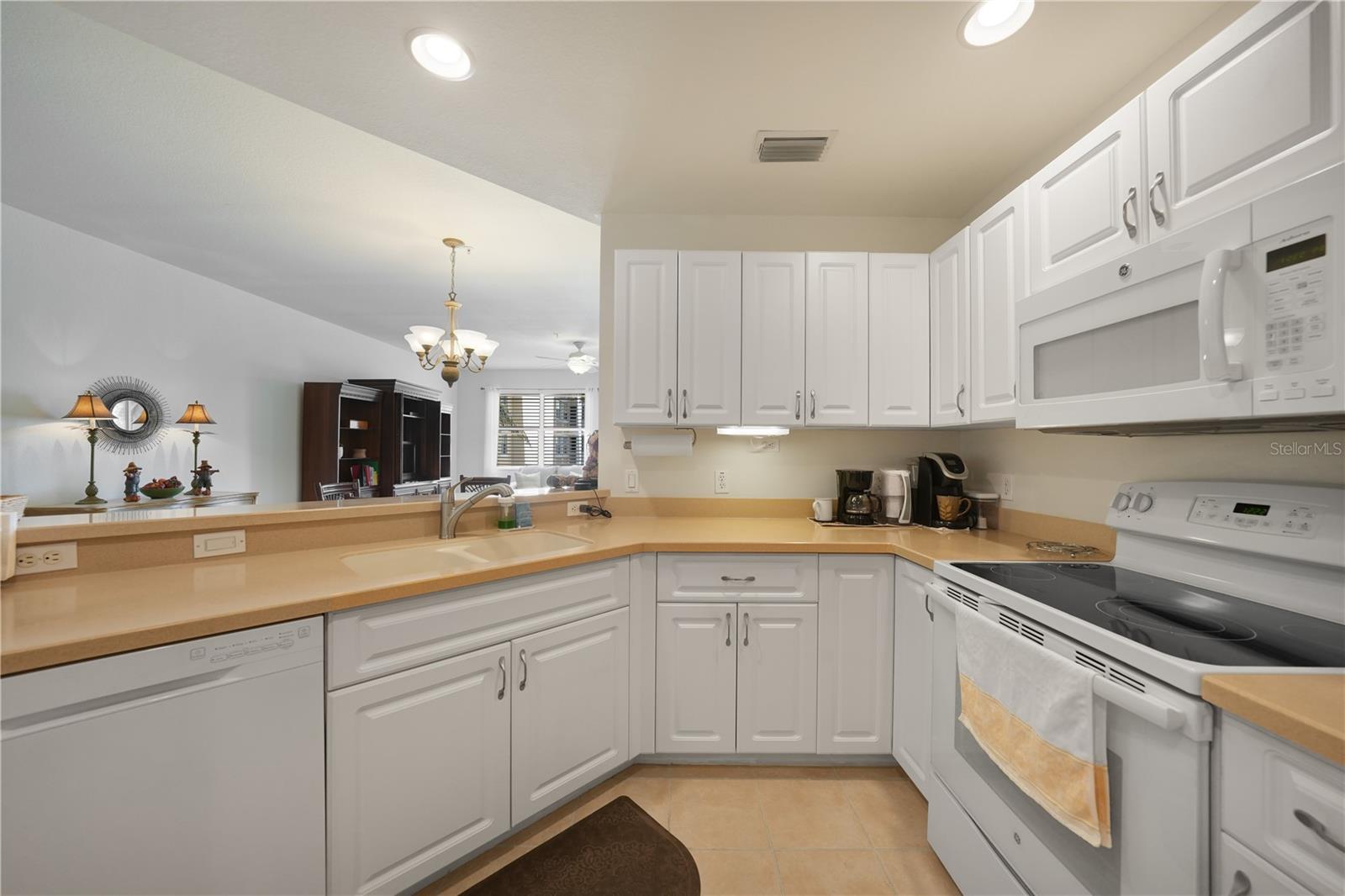 FOUNTAIN COURT BLDG 03 - Residential