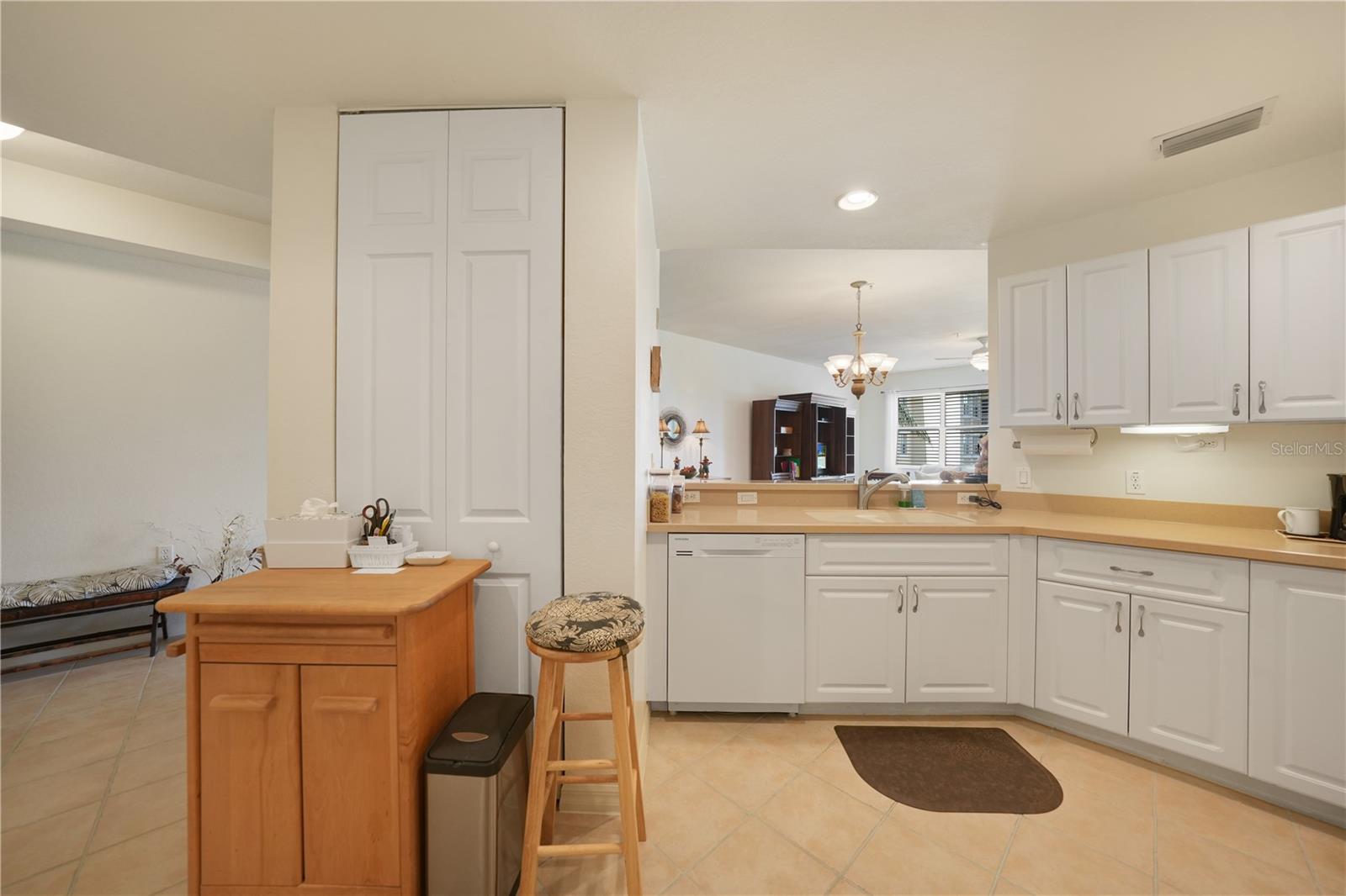 FOUNTAIN COURT BLDG 03 - Residential