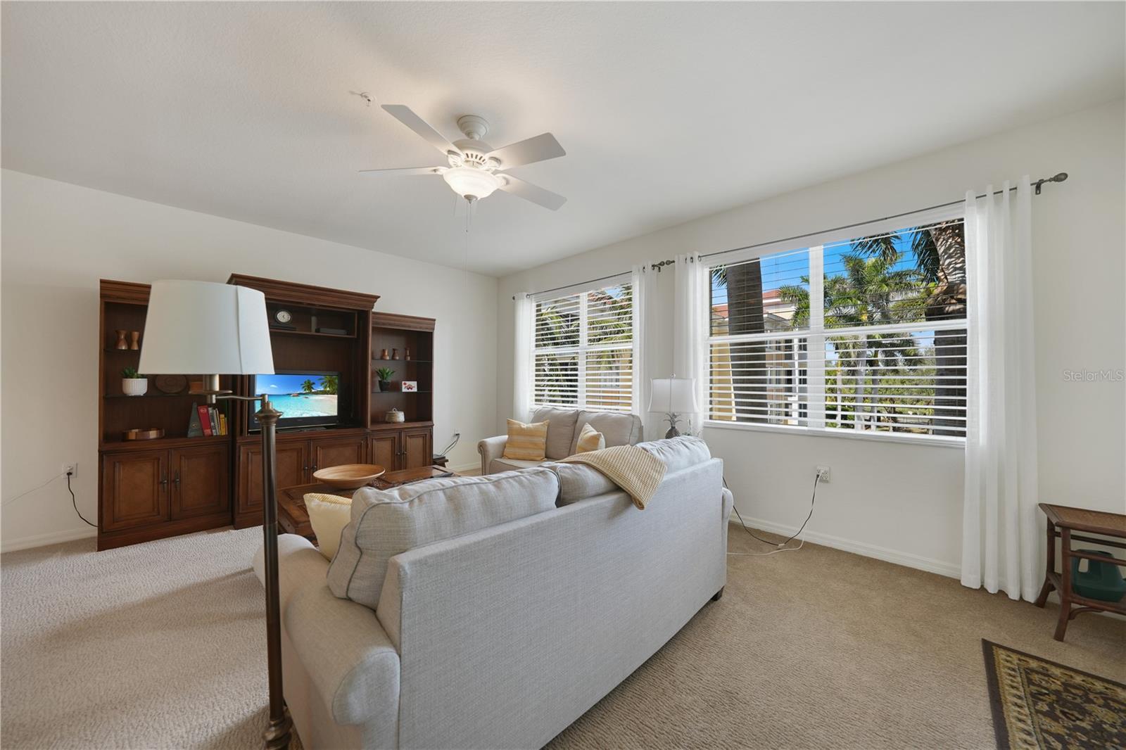 FOUNTAIN COURT BLDG 03 - Residential