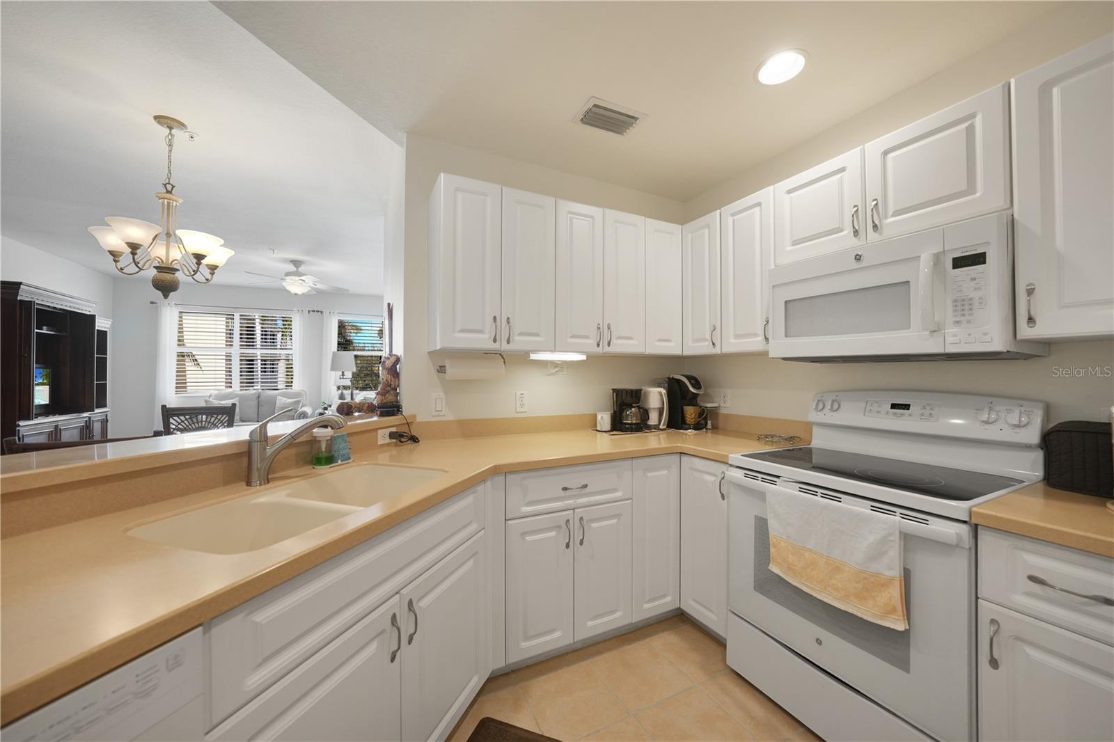 FOUNTAIN COURT BLDG 03 - Residential