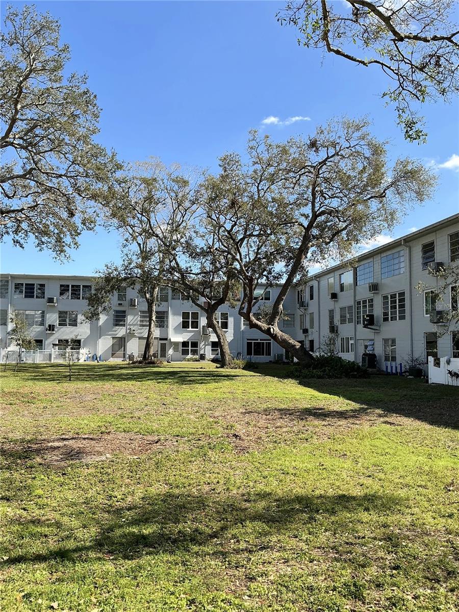 CLEARVIEW OAKS PARADISE - Residential