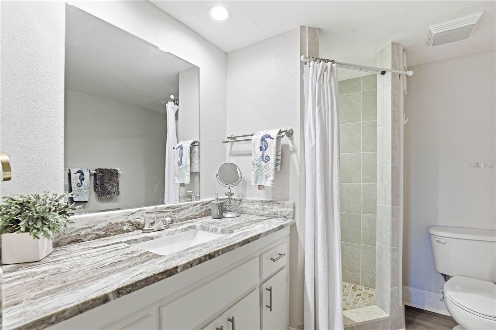 LAFAYETTE SQUARE CONDO - Residential