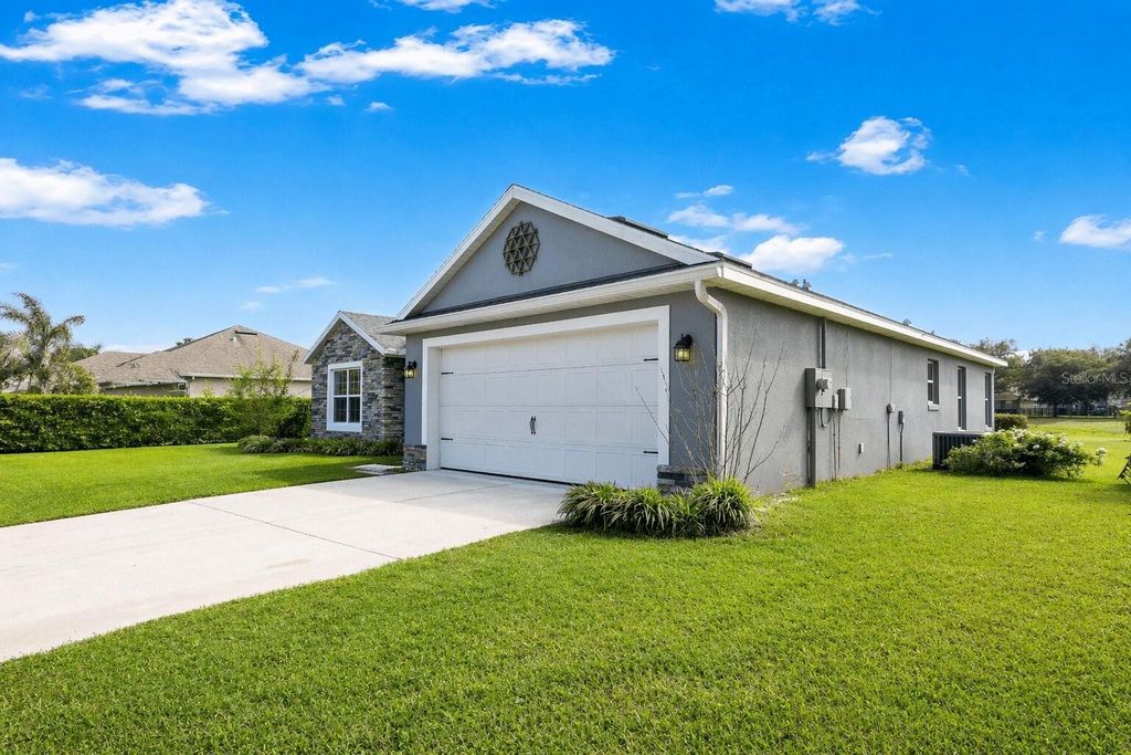 Photo of 36726 Alaqua Court, Eustis, FL 32736 (MLS # G5110424)