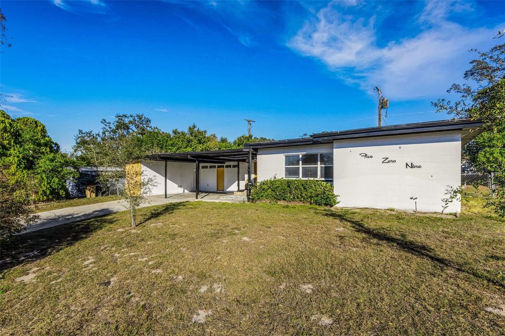 Photo of 509 Carolyne Street, Temple Terrace, FL 33617 (MLS # A4680508)