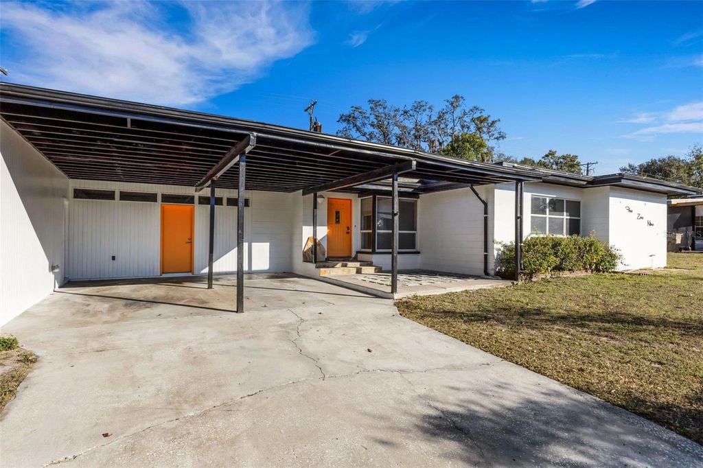 Photo of 509 Carolyne Street, Temple Terrace, FL 33617 (MLS # A4680508)