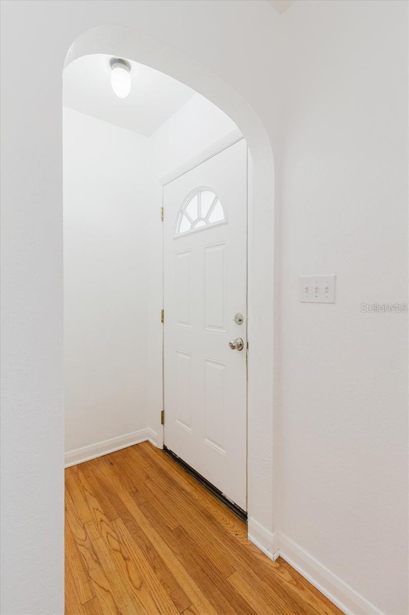 103 N METEOR AVENUE