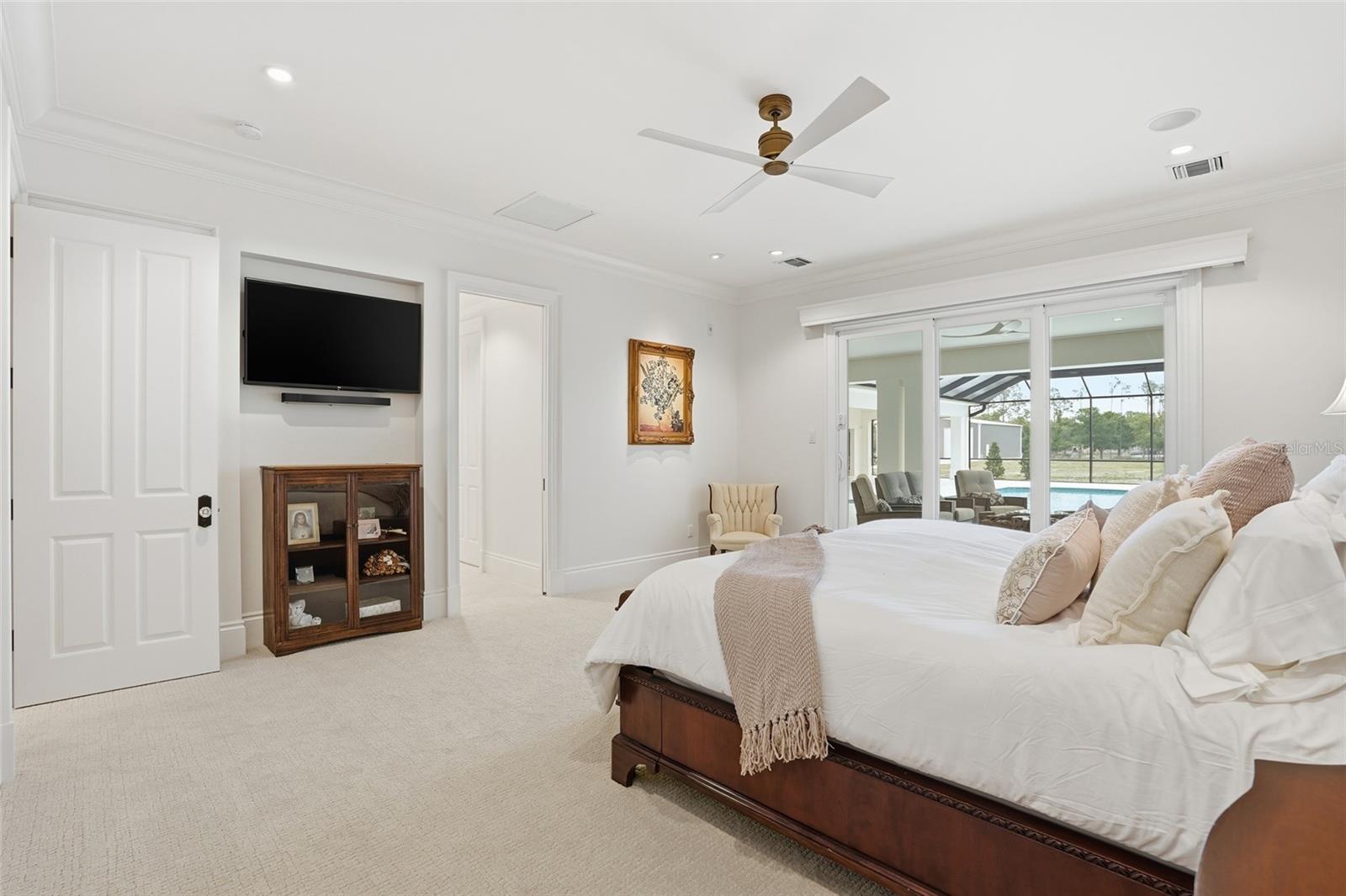 COLONIAL FARMS - Residential