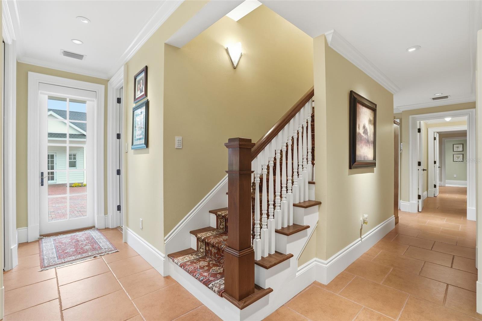 COLONIAL FARMS - Residential