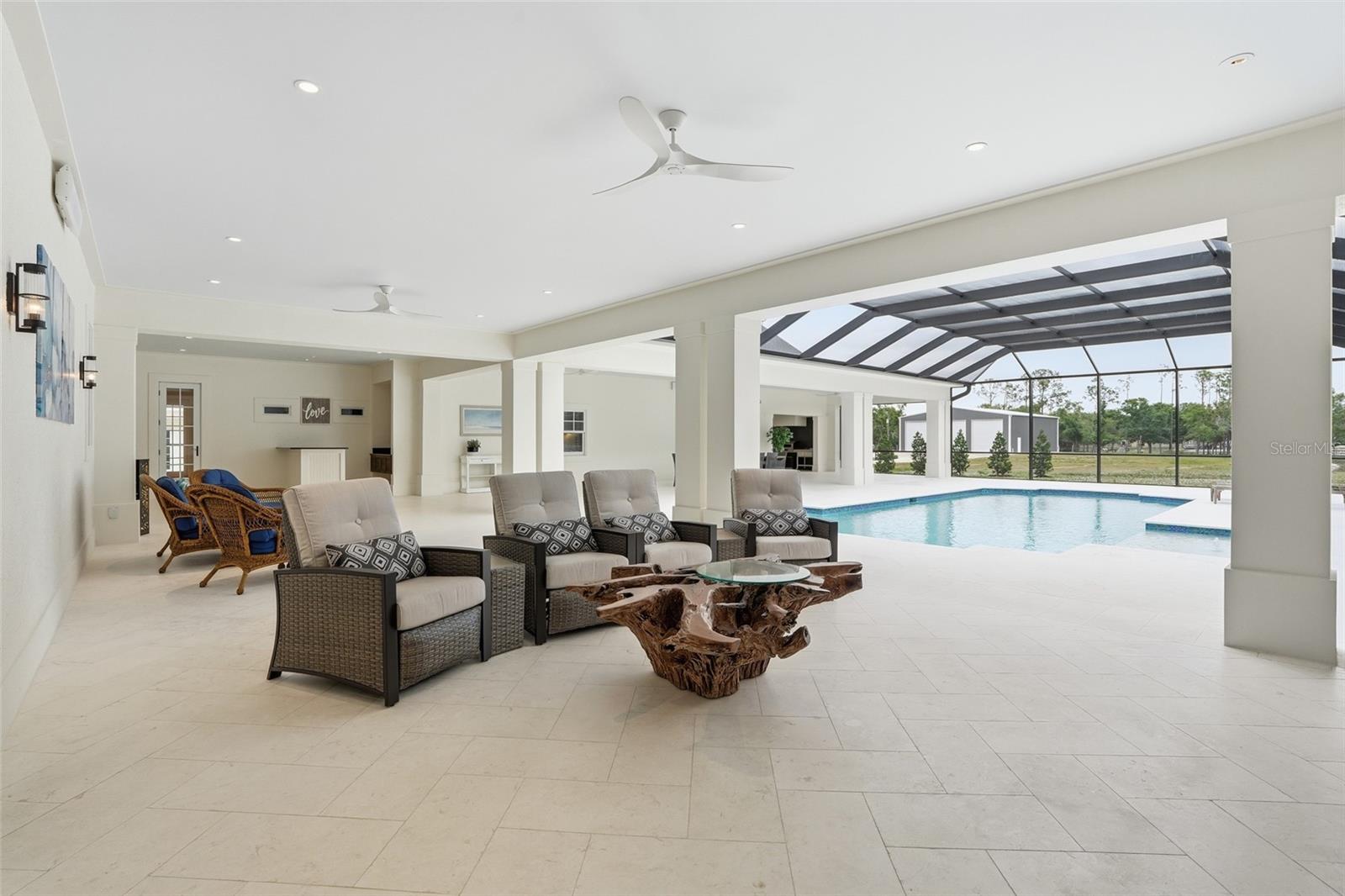 COLONIAL FARMS - Residential