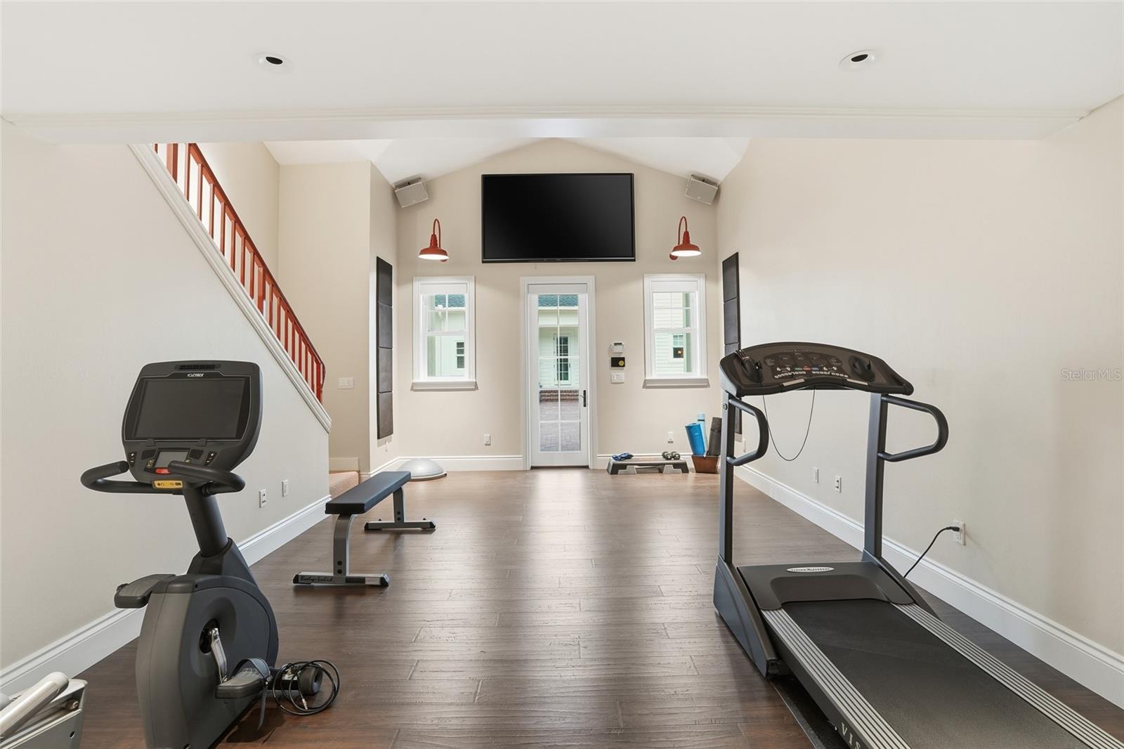 COLONIAL FARMS - Residential