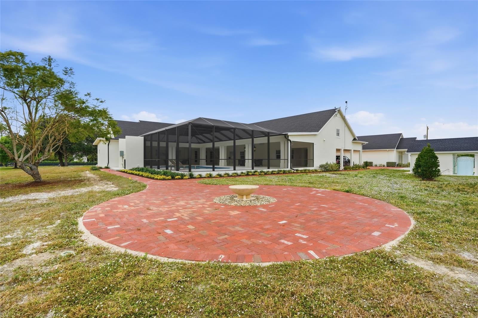 COLONIAL FARMS - Residential