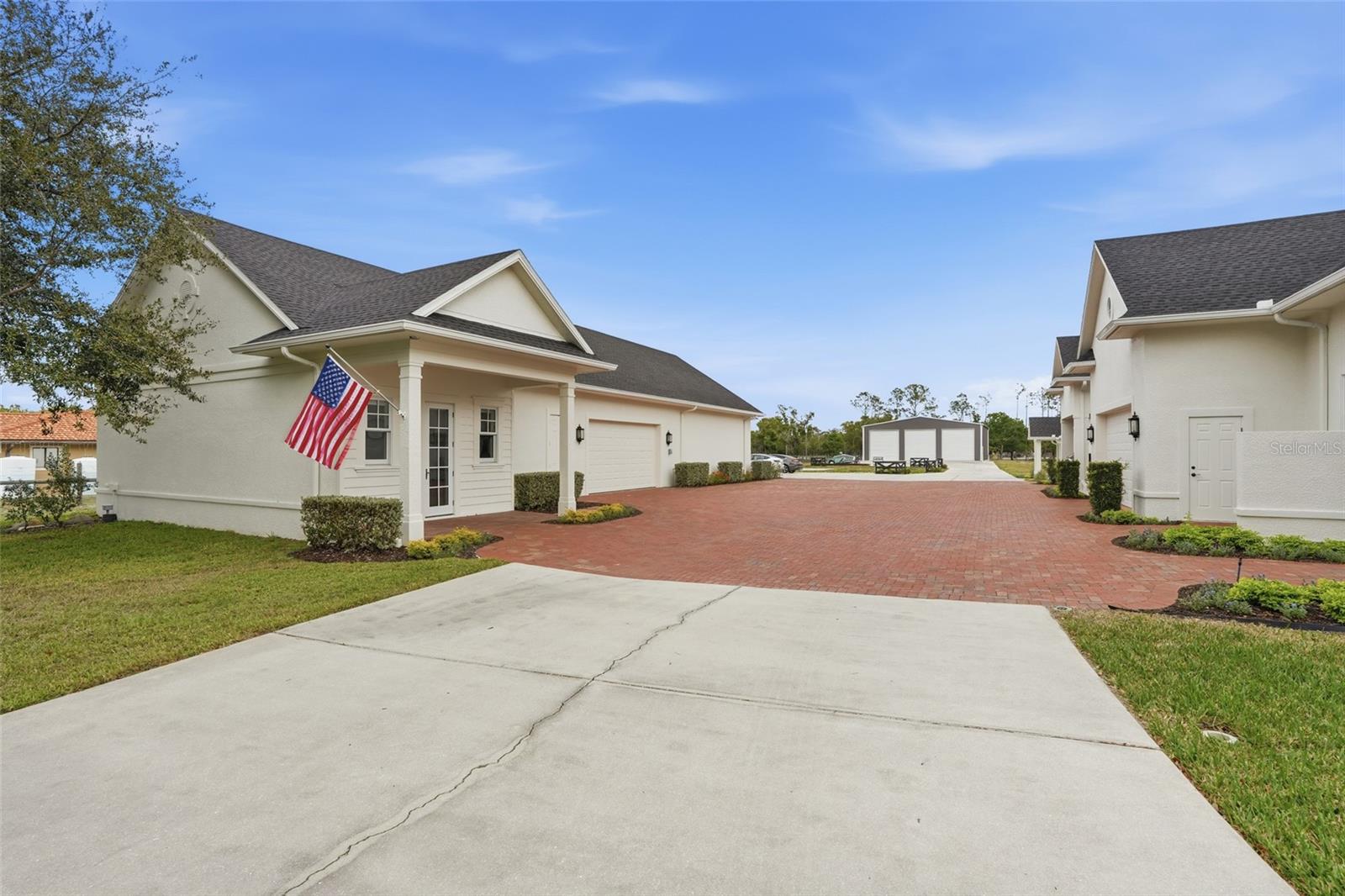 COLONIAL FARMS - Residential