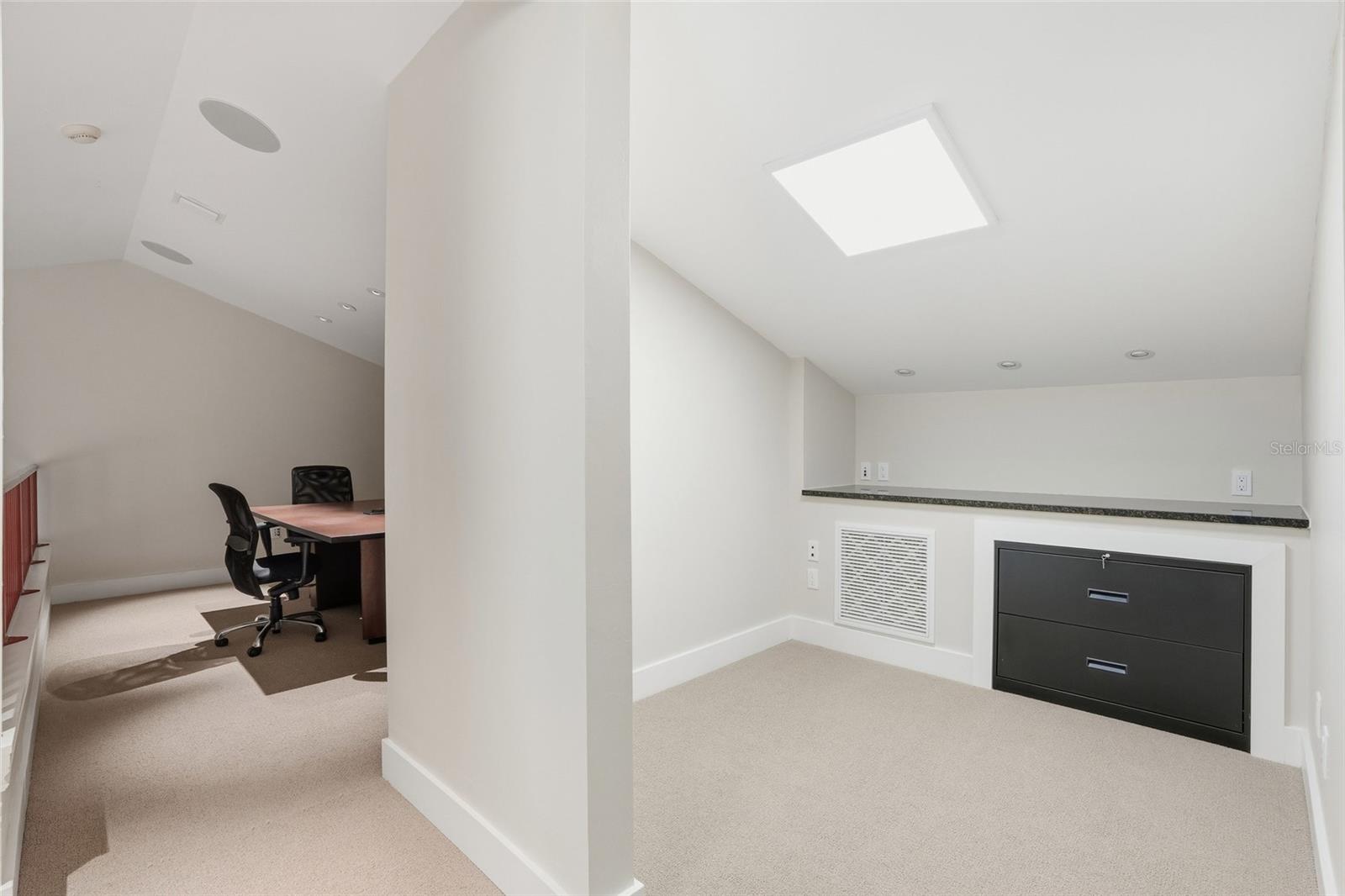 COLONIAL FARMS - Residential