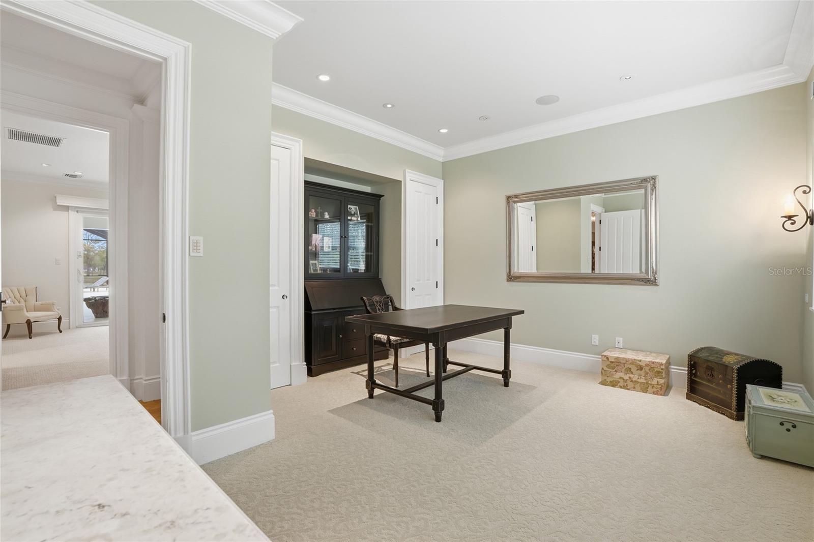 COLONIAL FARMS - Residential