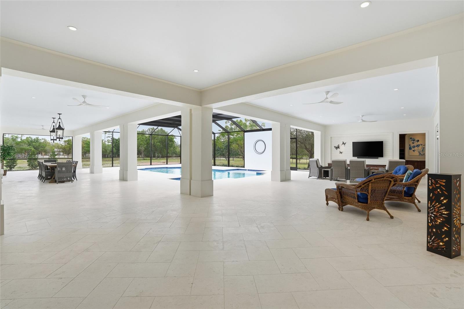 COLONIAL FARMS - Residential