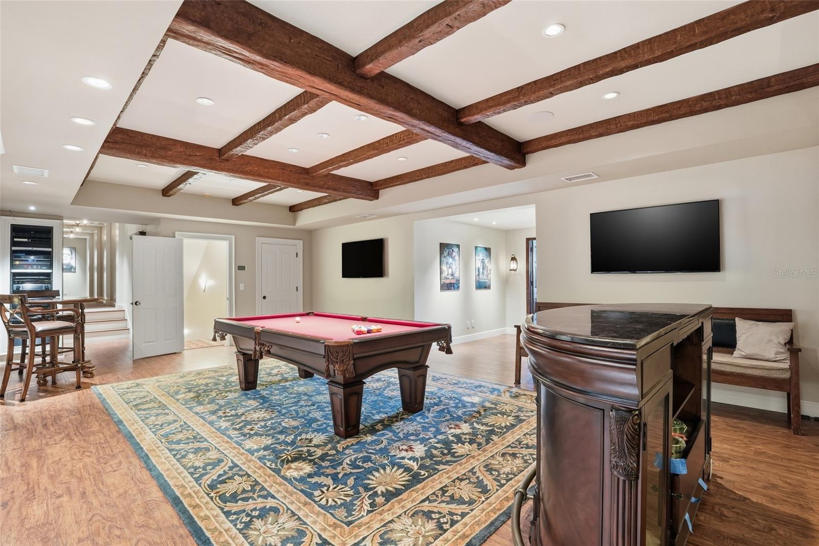 COLONIAL FARMS - Residential