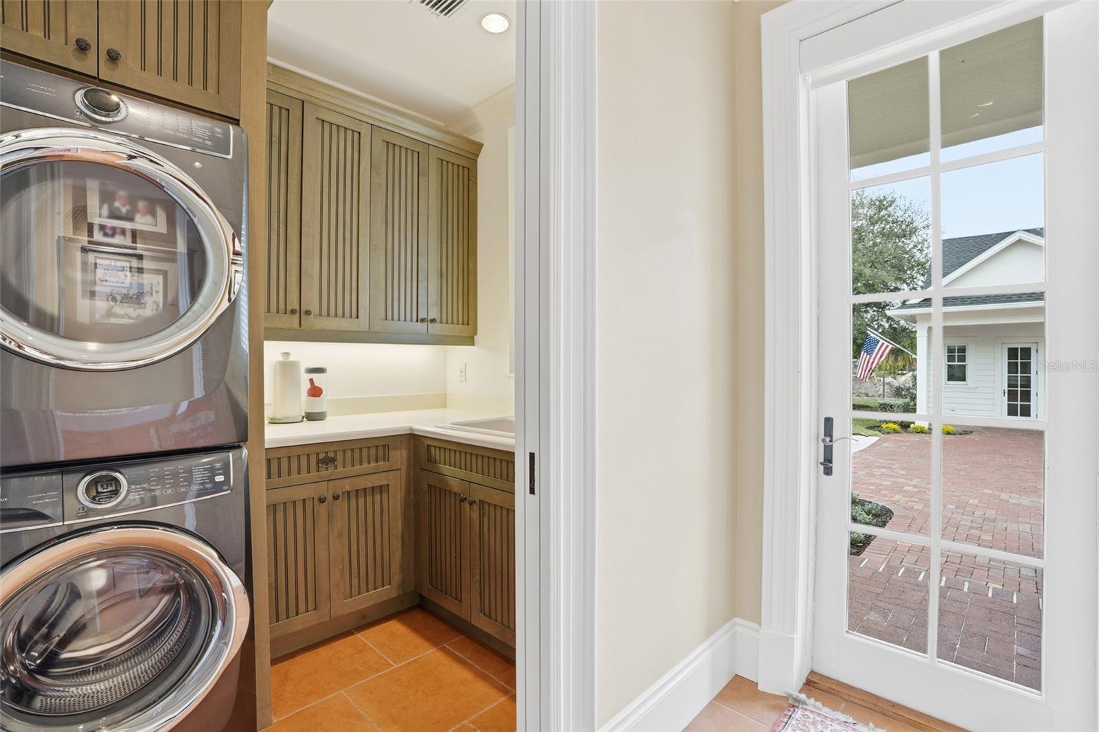 COLONIAL FARMS - Residential