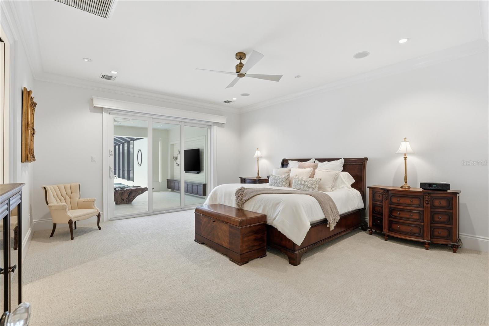 COLONIAL FARMS - Residential