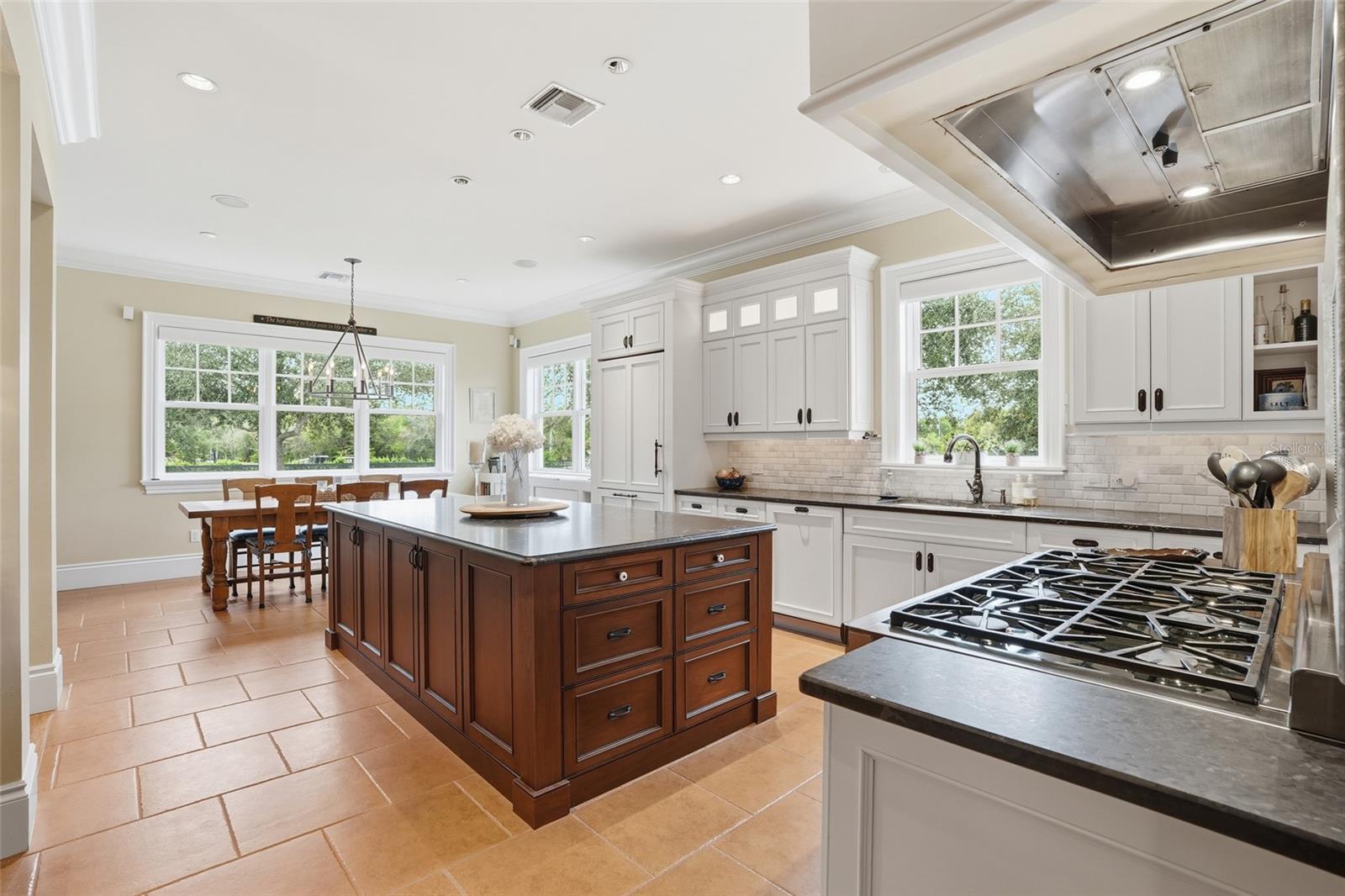 COLONIAL FARMS - Residential