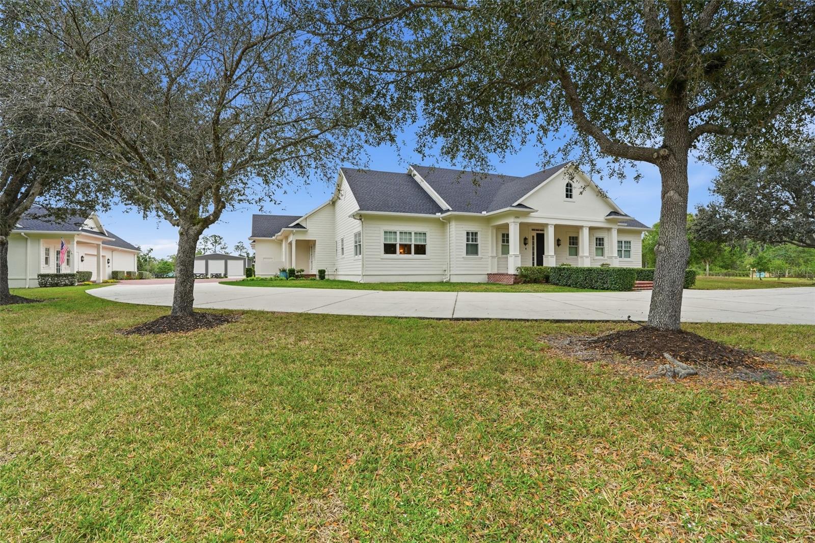 COLONIAL FARMS - Residential