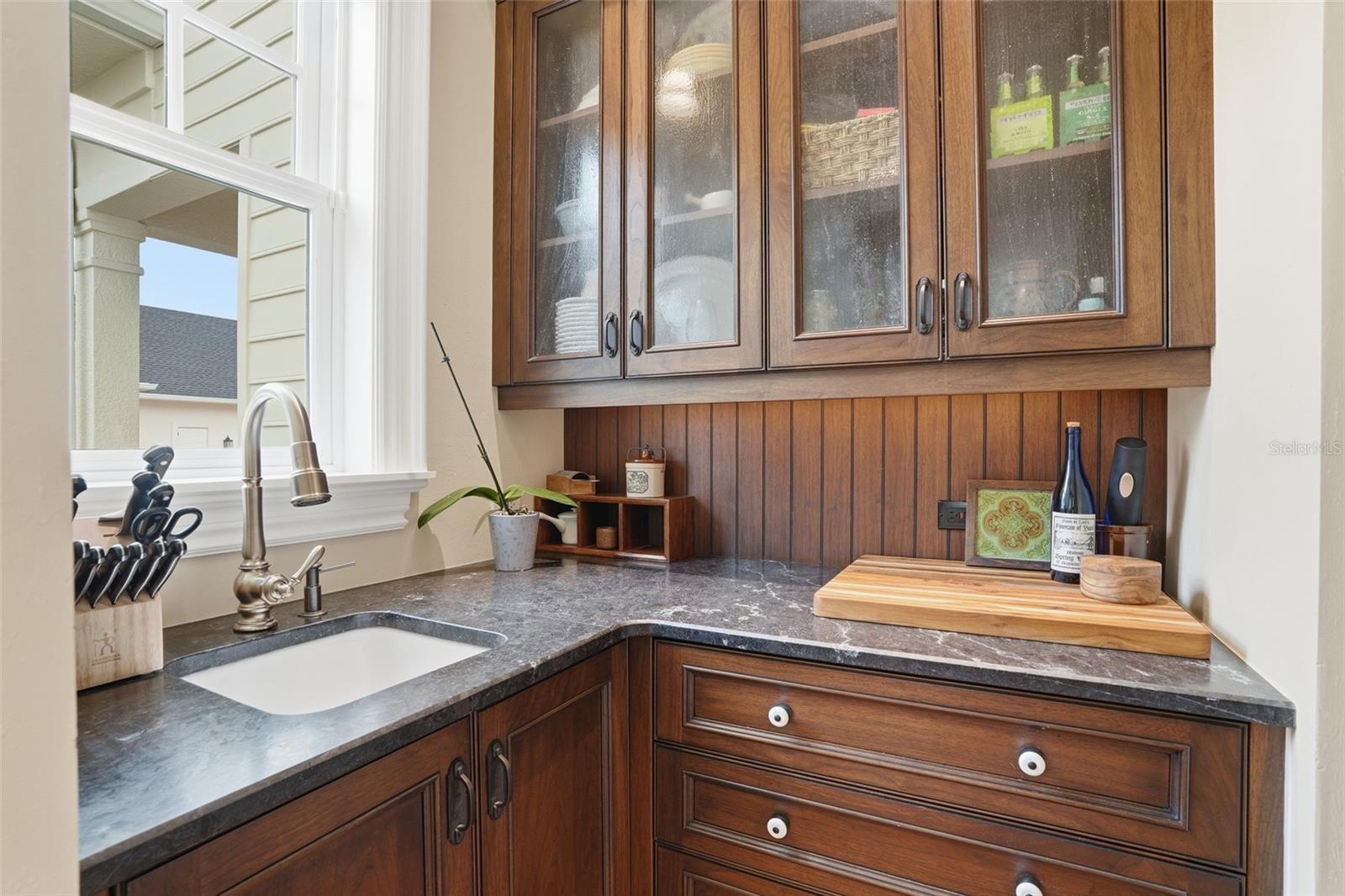 COLONIAL FARMS - Residential