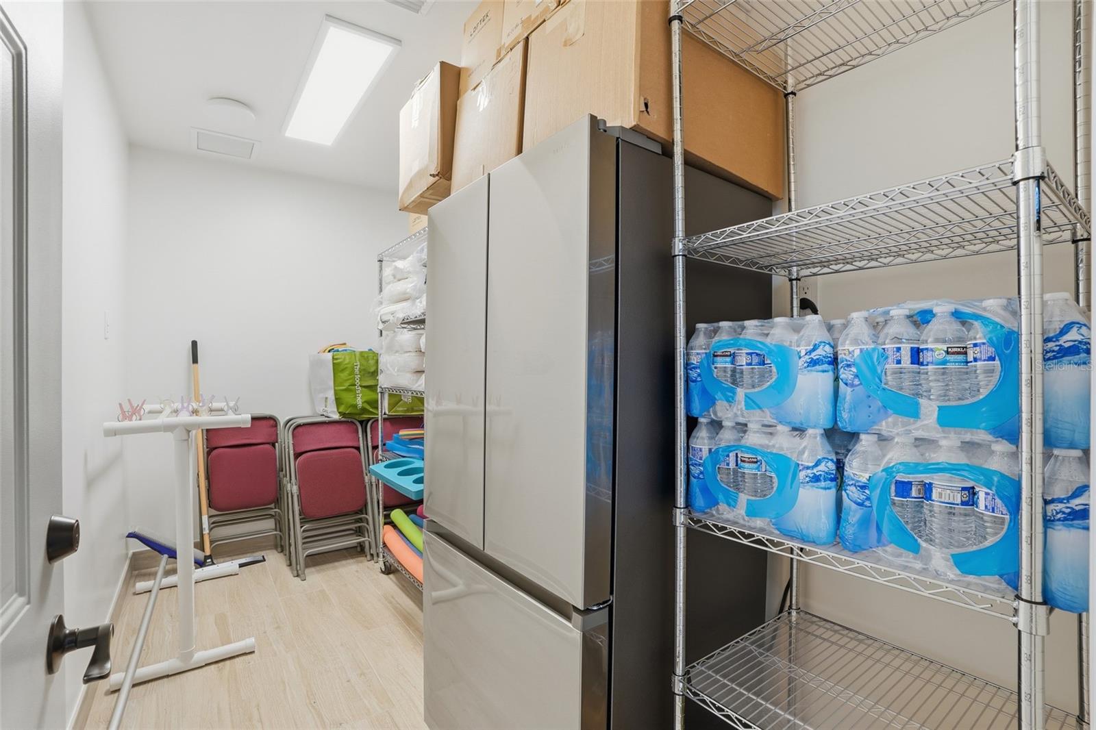 COLONIAL FARMS - Residential