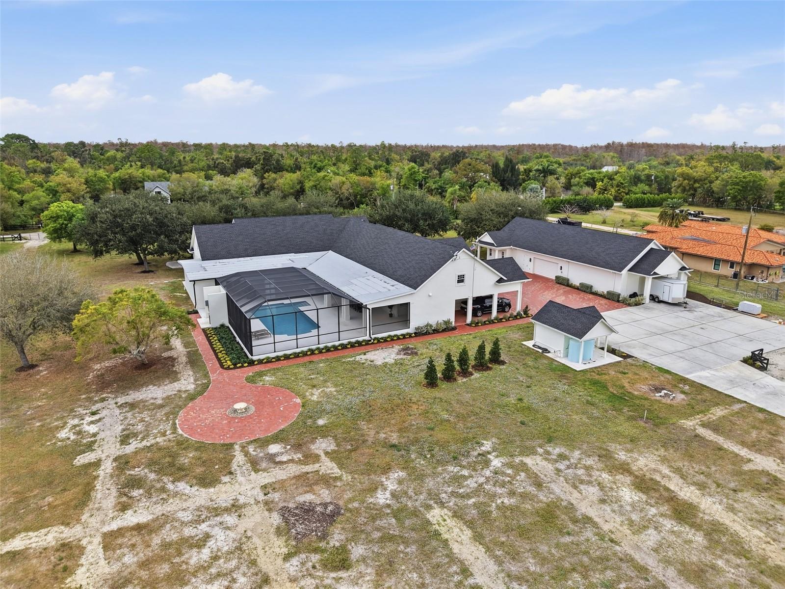 COLONIAL FARMS - Residential