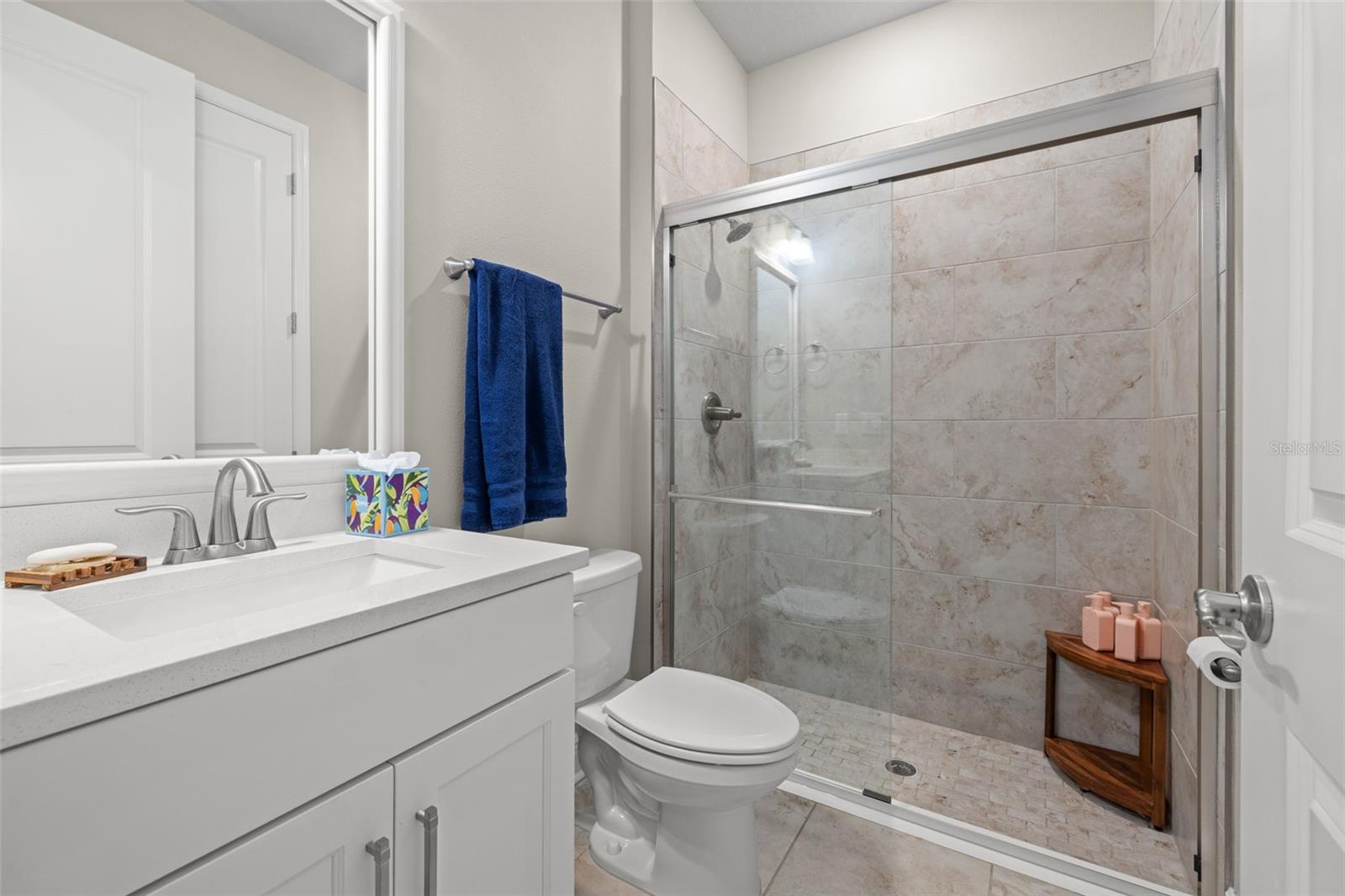 2112 W AZEELE STREET