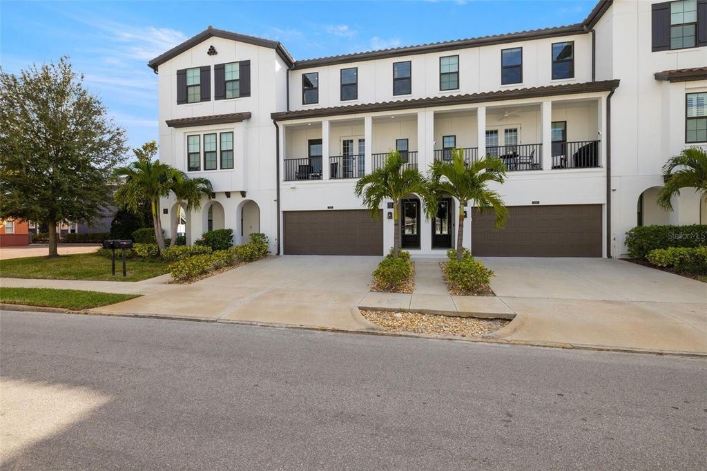 Photo of 2112 W Azeele Street, Tampa, FL 33606 (MLS # TB8470152)