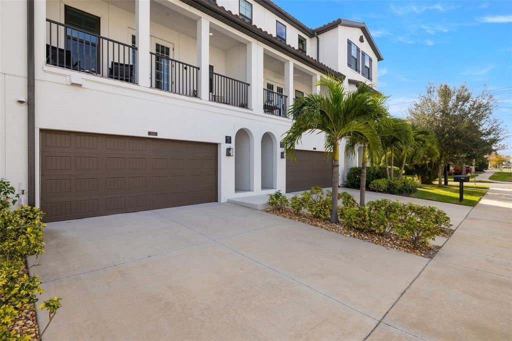 Photo of 2112 W Azeele Street, Tampa, FL 33606 (MLS # TB8470152)