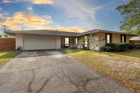 A home in LONGWOOD