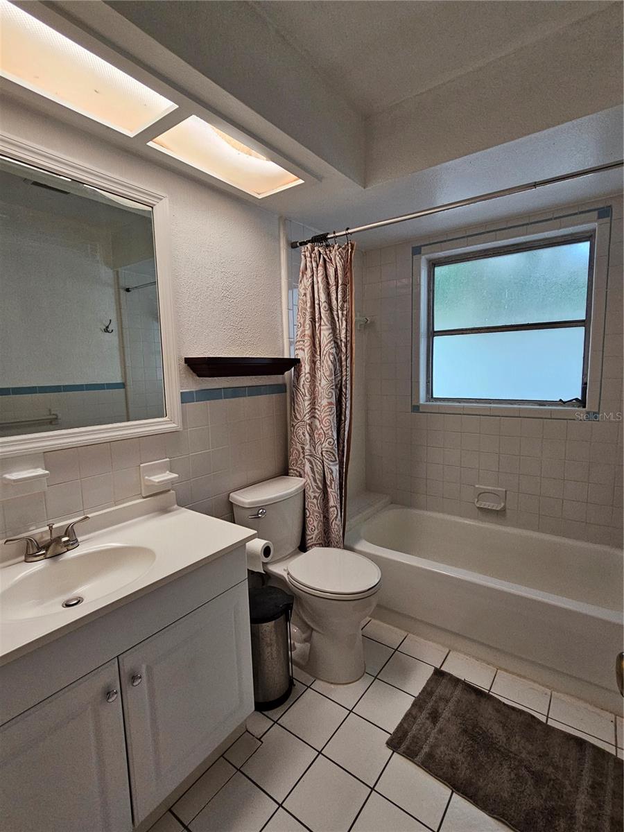 OAK PARK SUB-UNIT 3 - Residential Lease