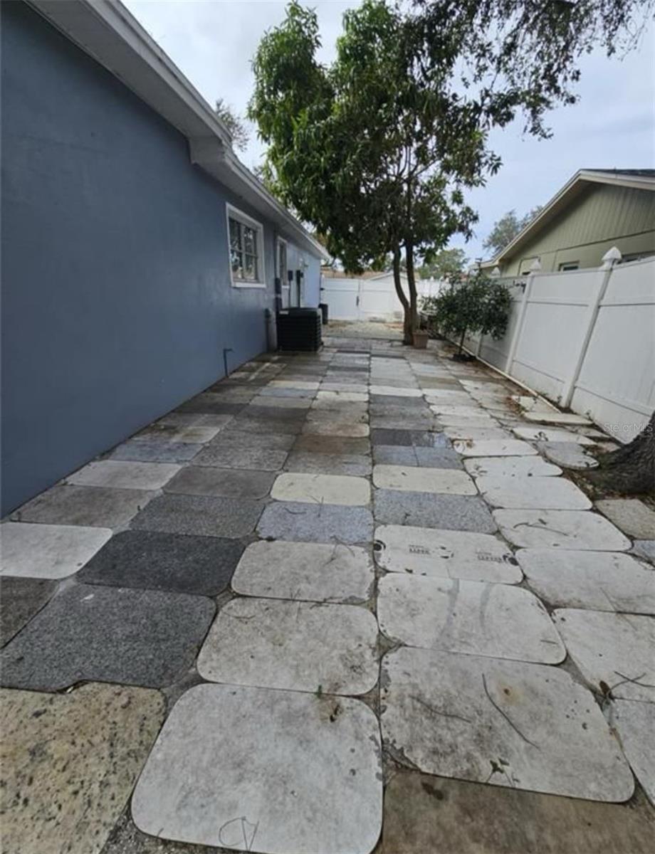 OAK PARK SUB-UNIT 3 - Residential Lease
