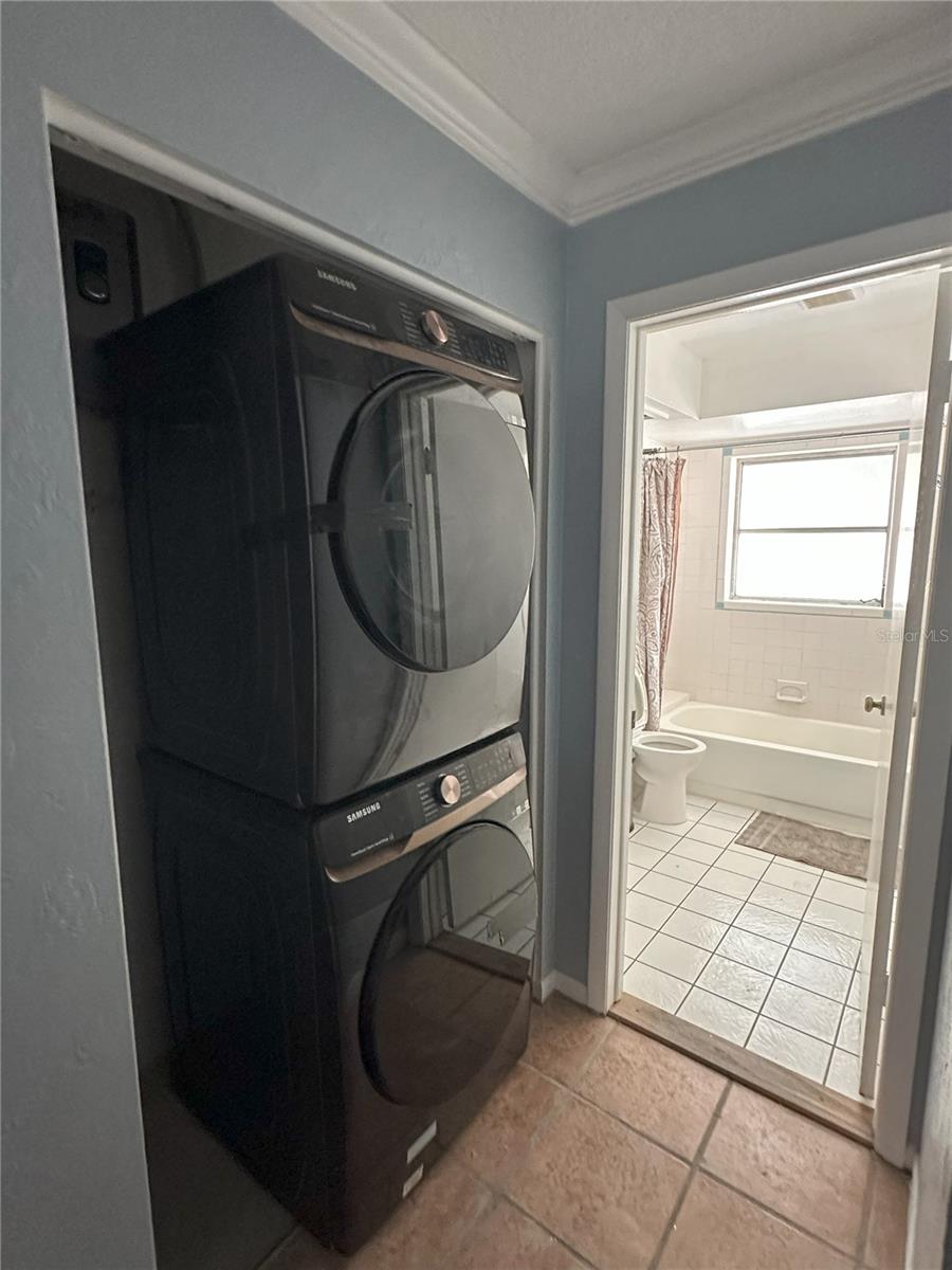OAK PARK SUB-UNIT 3 - Residential Lease