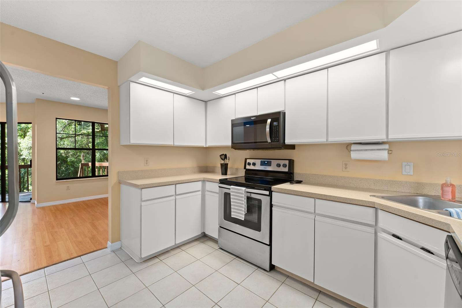 609 NORTHBRIDGE DRIVE