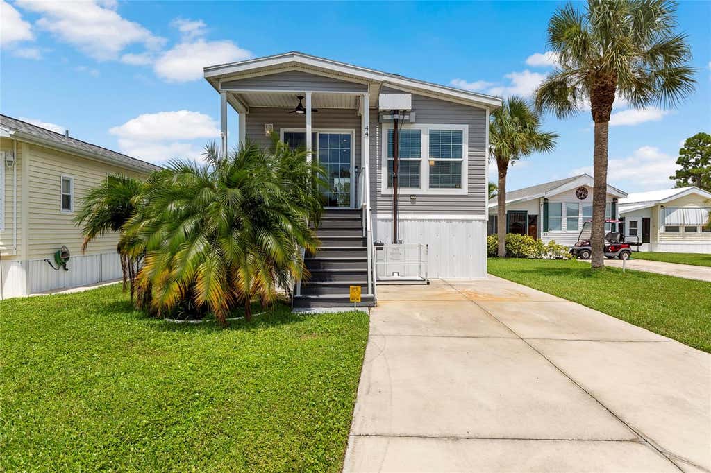 Photo of 44 Crown Point Drive, Nokomis, FL 34275 (MLS # A4703398)