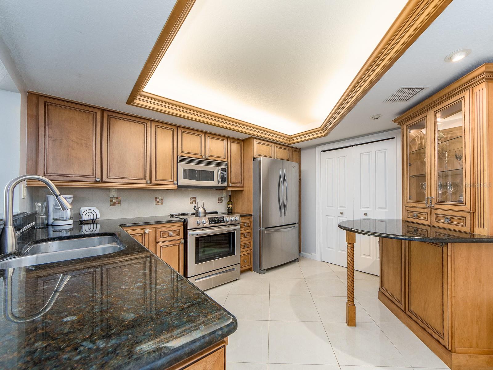 ISLAND WALK CONDO - Residential Lease