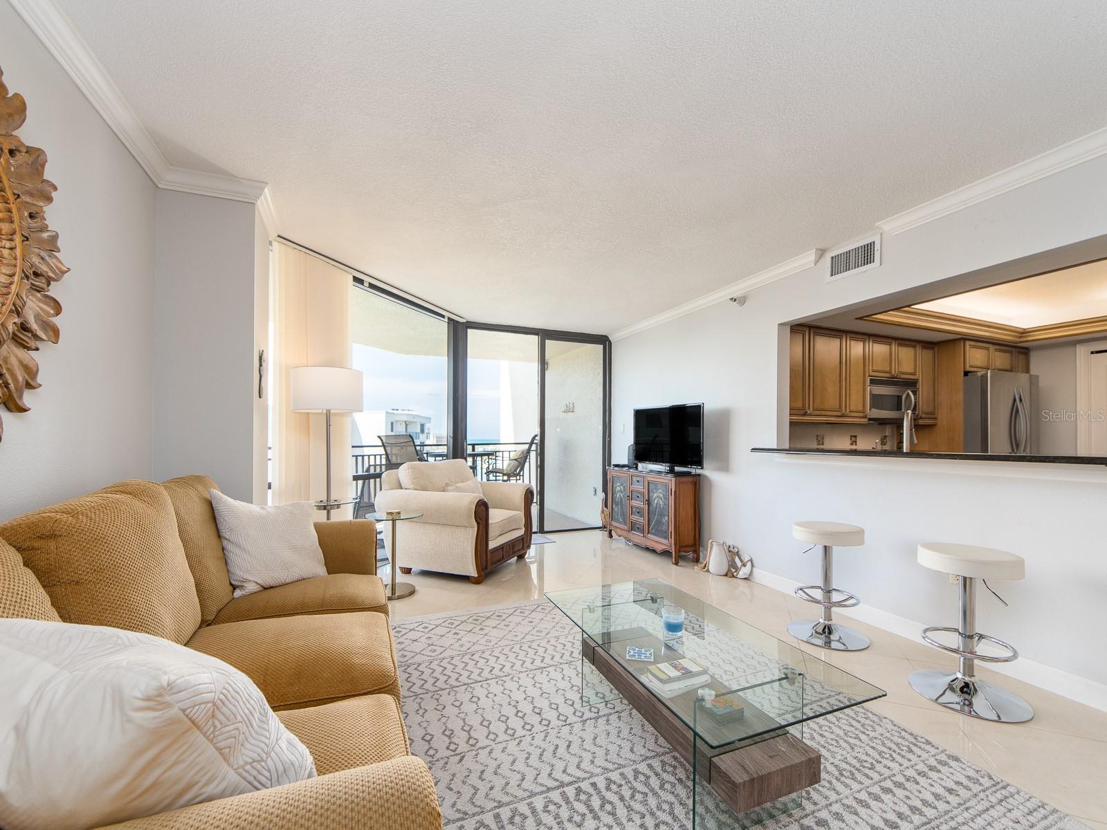 ISLAND WALK CONDO - Residential Lease