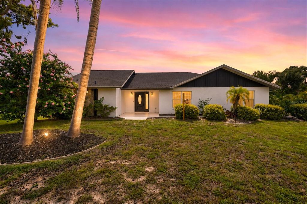 Photo of 1420 Mackintosh Boulevard, Nokomis, FL 34275 (MLS # A4699343)