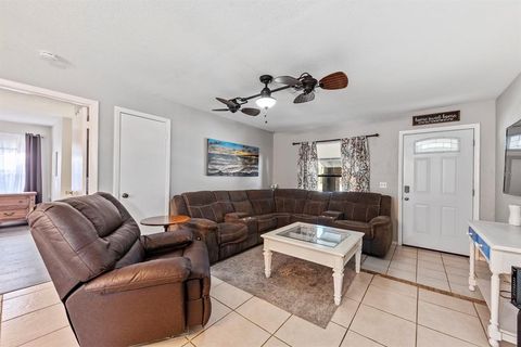 A home in PORT CHARLOTTE